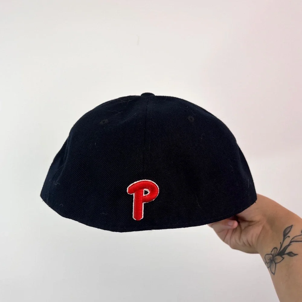 Phillies crest back streetwear